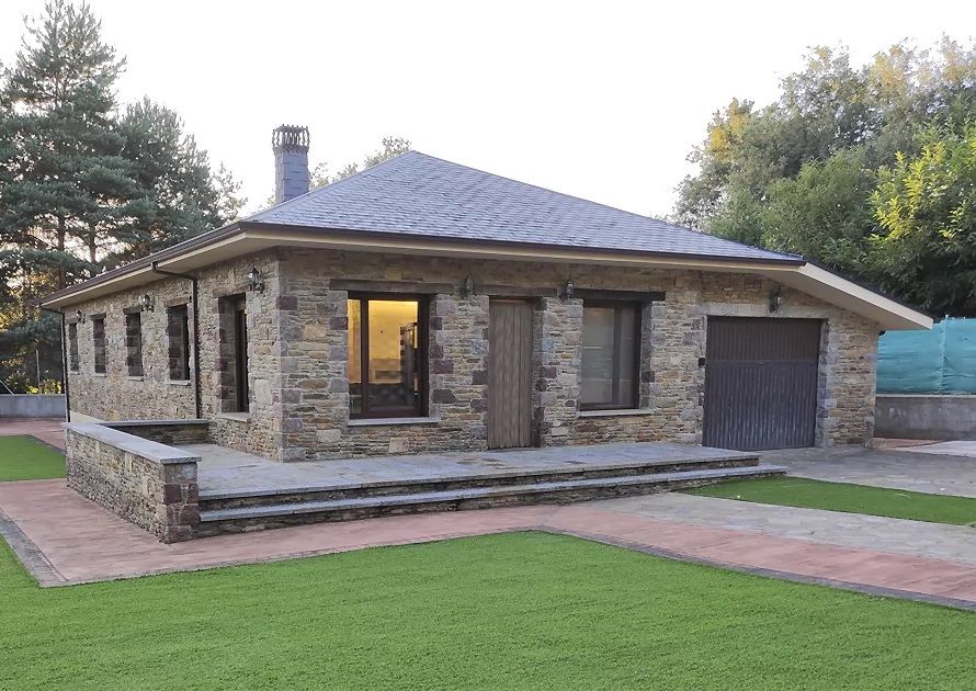 Puerta principal Casa Rural villa Sanabria