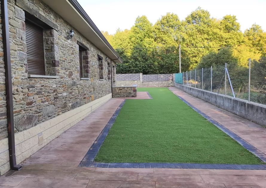 Zona exterior de la Casa Rural de cuatro estrellas Villa Sanabria