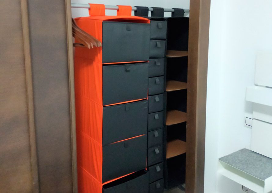 Armario en la habitación dos en Villa Sanabria