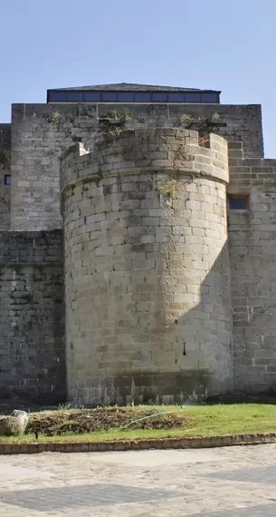 Castillo de Puebla de Sanabria cerca de Villa Sanabria
